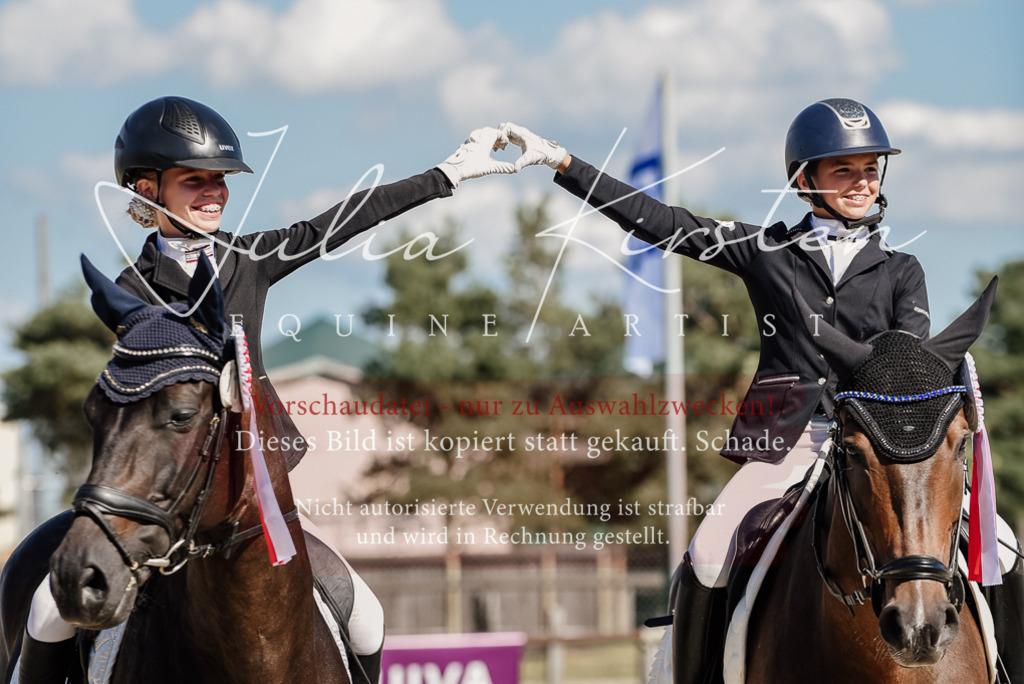 DSC_9807 | Pferde- und Turnierfotografie in Westsachsen. Pferdeportraits, Auftragszeichnungen und intuitive Kunst.