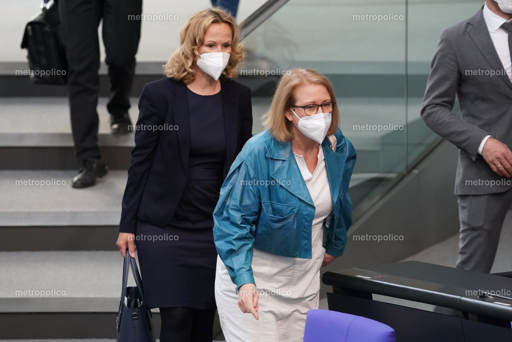 Lisa Paus im Hintergrund Steffi Lemke | Metropolico