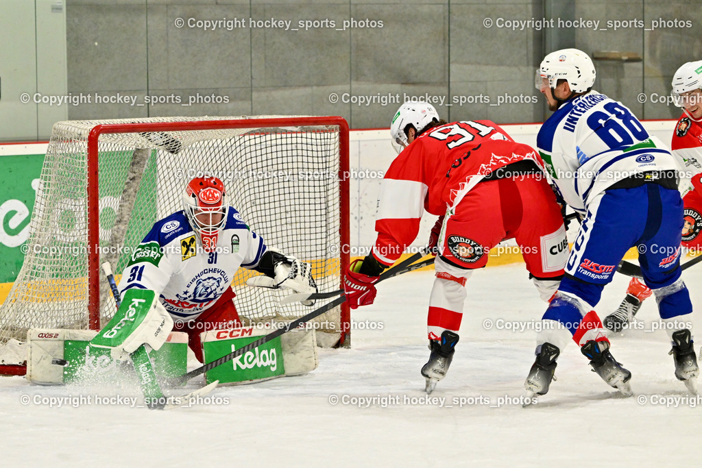 ESV Ferlach vs. UECR Eisbären Huben | #31 Sicher Michael UECR EISBÄREN HUBEN, #91 Alagic Adis ESV Ferlach, #68 Unterlercher Martin UECR EISBÄREN HUBEN, ESV Ferlach vs. UECR Eisbären Huben, ESV Ferlach vs. UECR Eisbären Huben am 31.10.2025 in Ferlach (HTC Eishalle Ferlach), Austria, (Photo by Bernd Stefan)