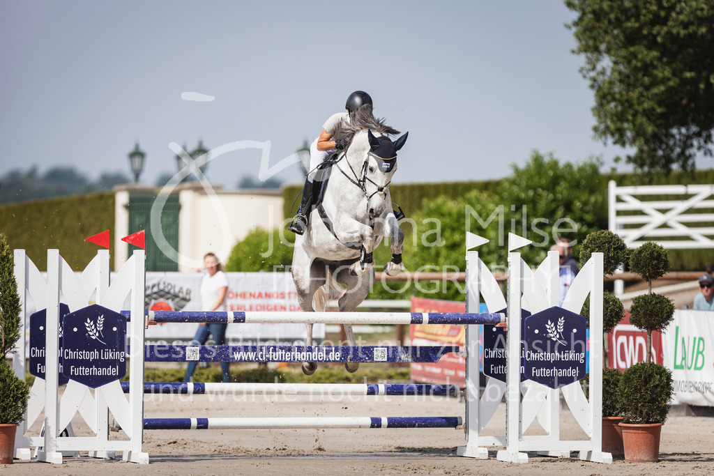 250531_MayDays_M2-Springen-506 | Deine schönsten Turniermomente als professionelle Fotos! Entdecke hochwertige Pferdesport-Fotografie im Online-Shop. Jetzt Fotos finden & bestellen!