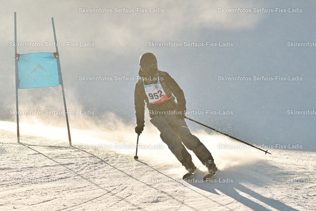 SRF_25.12.2025_0392 | Skirennfotos,Serfaus,Fiss,Ladis,Kinderskirennen,Winter,Tirol,Oberland,skirace,SFL,feelfree,weil wir's genießen,ski,Ski,skifahren,Sonnenplateau, - Realisiert mit Pictrs.com