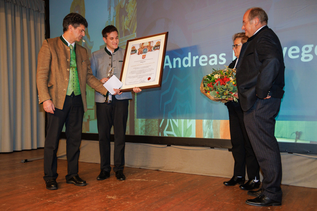 GT2A4214 | ap-design // andreas plenk - Realisiert mit Pictrs.com