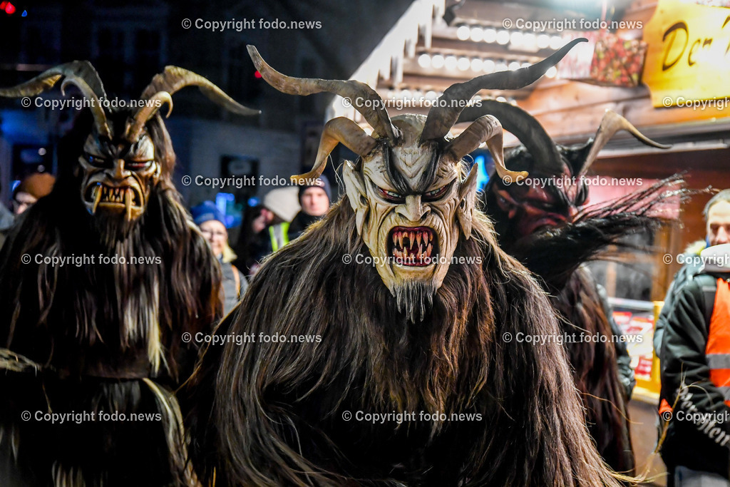 Perchten_ Christkindlmarkt Linz Volksgarten_ 14.12.2022-32 | 14.12.2022, Linz, AUT, Christkindlmarkt Volksgarten Linz, im Bild Perchtenlauf der Linzer Perchten 2022