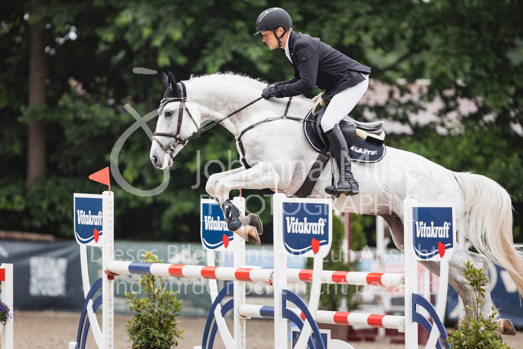250610_Mühlen_SprPf-L1-304 | Deine schönsten Turniermomente als professionelle Fotos! Entdecke hochwertige Pferdesport-Fotografie im Online-Shop. Jetzt Fotos finden & bestellen!