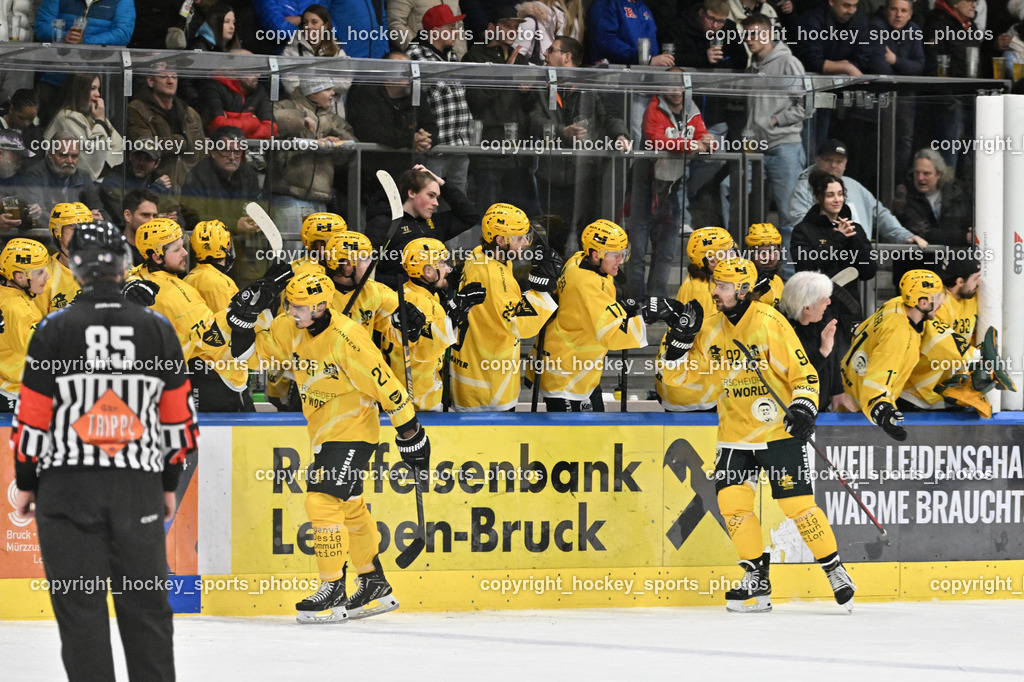 KSV KÄNGURUS vs. EHC Lustenau | Jubel EHC Lustenau, Spielerbank EHC Lustenau, #21 Haberl Lucas EHC Lustenau, #92 Haberl Dominic EHC Lustenau, KSV KÄNGURUS vs. EHC Lustenau, KSV KÄNGURUS vs. EHC Lustenau am 14.03.2026 in Kapfenberg (Sportzentrum Kapfenberg), Austria, (Photo by Bernd Stefan)