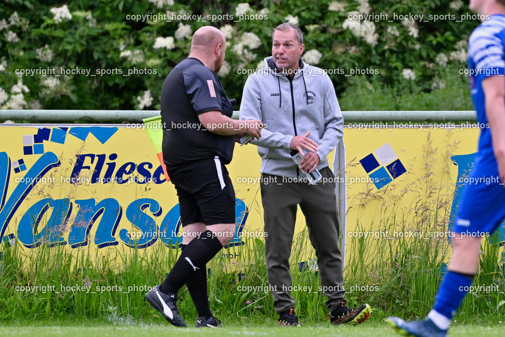 SV Wernberg vs. FC Faakersee | Stefan Schmiedmeier Referee, Asisstentcoach FC Faakersee Kurt Sandro Schmucker, SV Wernberg vs. FC Faakersee, SV Wernberg vs. FC Faakersee am 01.06.2024 in Wernberg (Sportplatz Wernberg), Austria, (Photo by Bernd Stefan)