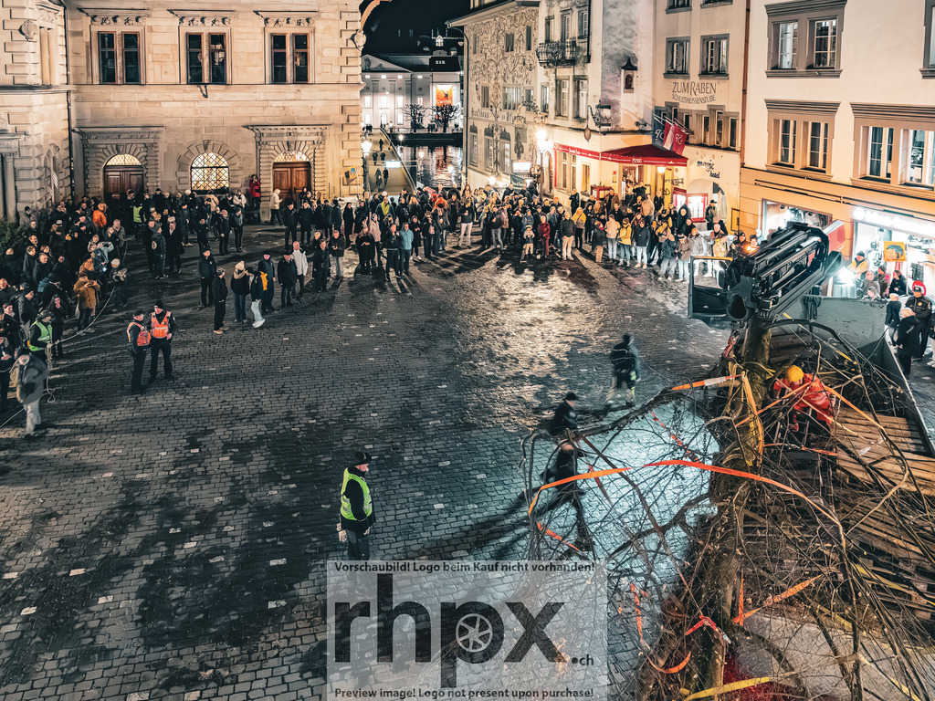 Guuggerbaum 2026 | Stimmungsvolle Fotokunst aus Luzern. Erlebe den Pilatus, den See und die Stadt Luzern in exklusiven Aufnahmen in der Fotogalerie & Shop. - Realisiert mit Pictrs.com