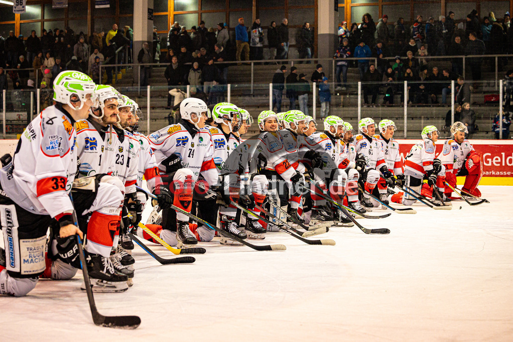 HC Landsberg RIVER KINGS gegen TSV Peißenberg MINERS | Eishockey Bayernliga Herren Vorrunde 2024/25, HC Landsberg RIVER KINGS gegen TSV Peißenberg MINERS, 20250103,Derbysieger ,2025-01-03 in Landsberg am Lech (Eisstadion Landsberg)Copyright: WolfgangxLindner foto-lindner.de