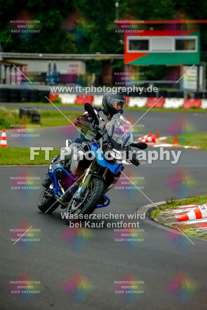 VBK-3652 | Hier findet Ihr Bilder von Touristenfahrten auf der Nürburgring Nordschleife oder von anderen Veranstaltungen die ich besucht habe. Viel Spass beim Durch Schauen 