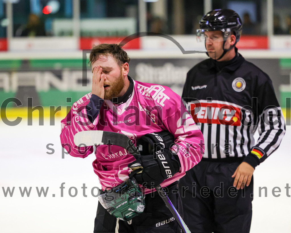 2025-10-10_169_TSV_Erding_gegen_onesto_Tigers_Bayreuth | Erding, Deutschland, 10.10.2025:Eishockey, Oberliga Süd 2025 / 2026, 7. Spieltag, TSV Erding gegen onesto Tigers Bayreuth, Endergebnis: 2:5Grady Hobbs (Erding Gladiators, #22)Foto: Christian Riedel / fotografie-riedel.net