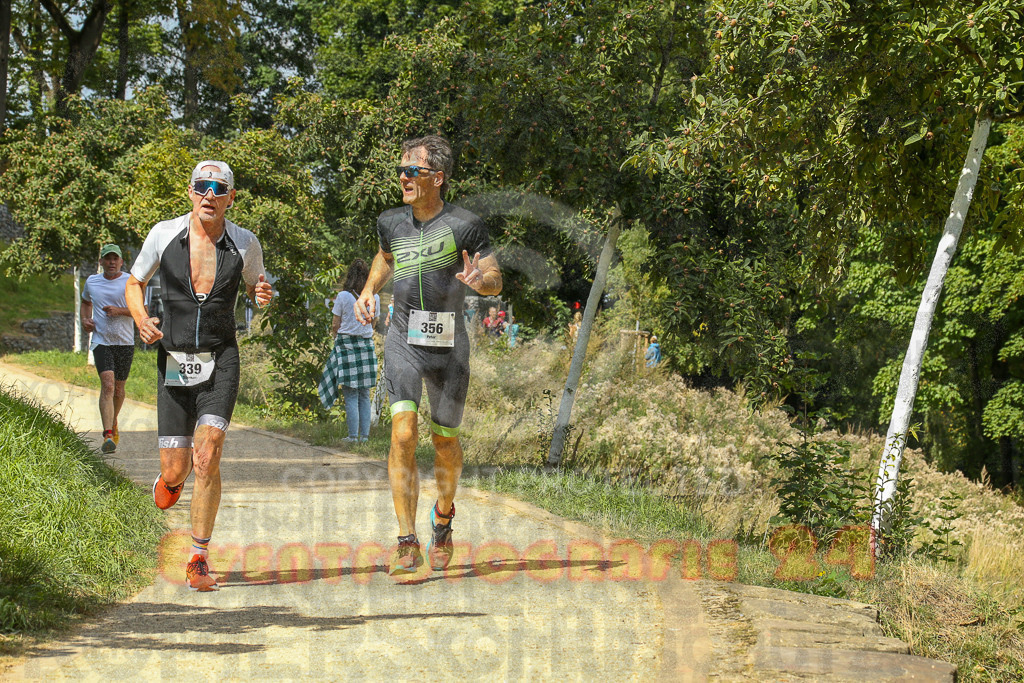 250824_1334_EX1_2877 | Sportfotografie im Rhein-Sieg Kreis, Köln, Bonn, NRW, Rheinland Pfalz, Hessen, etc. Unser Tätigkeitsfeld umfasst den Laufsport vom Volkslauf über den Marathon, Duathlon, Triathon bis zum Ultralauf wie Kölnpfad Ultra oder Schindertrail.