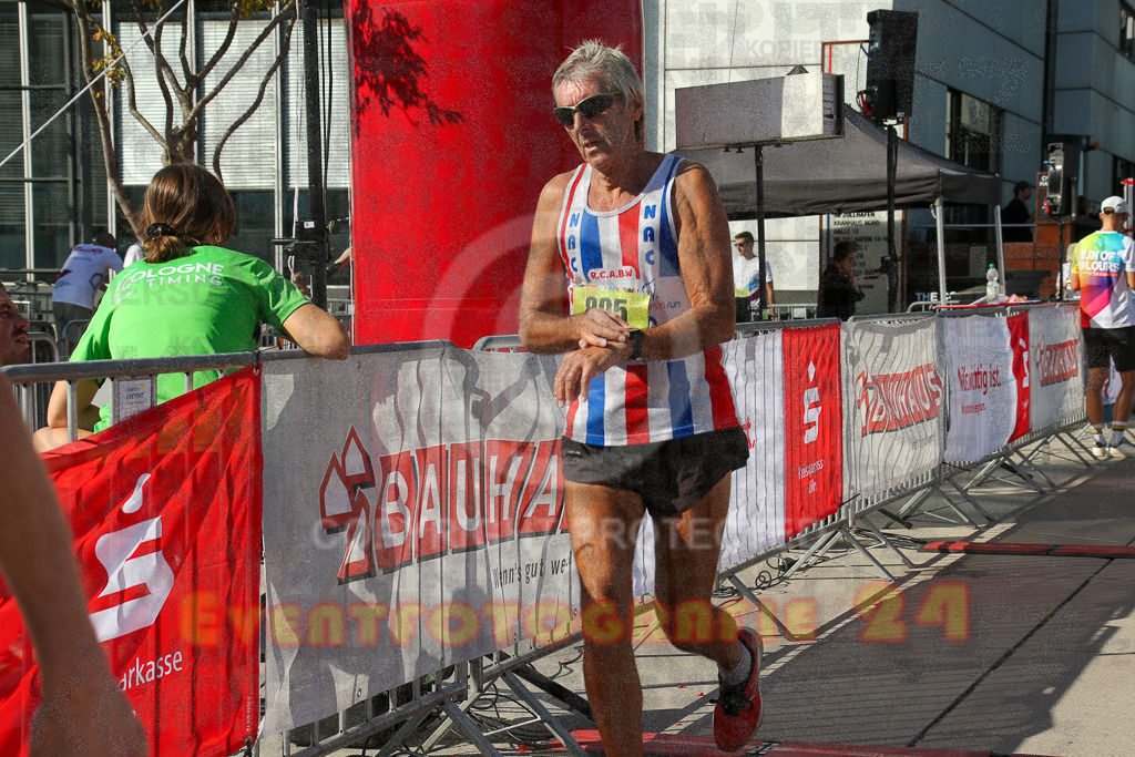 240921_1523_EX1_5385 | Sportfotografie im Rhein-Sieg Kreis, Köln, Bonn, NRW, Rheinland Pfalz, Hessen, etc. Unser Tätigkeitsfeld umfasst den Laufsport vom Volkslauf über den Marathon, Duathlon, Triathon bis zum Ultralauf wie Kölnpfad Ultra oder Schindertrail.