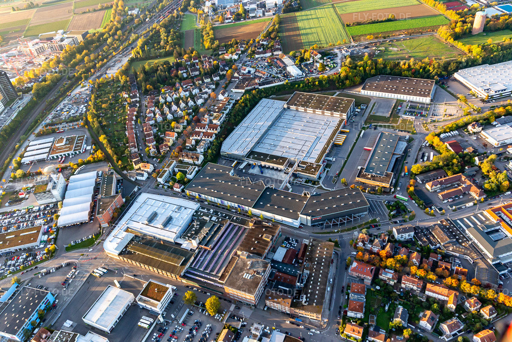 Luftbild: Firmengelände der ANDREAS STIHL AG & Co. KG mit Hallen, Firmengebäuden und Produktionsstätten im Ortsteil Pflugfelden in Ludwigsburg im Bundesland Baden-Württemberg in Deutschland. Foto: IMG_119095.jpg vom 14.10.2019 durch Werner Riehm/FLY-FOTO.de