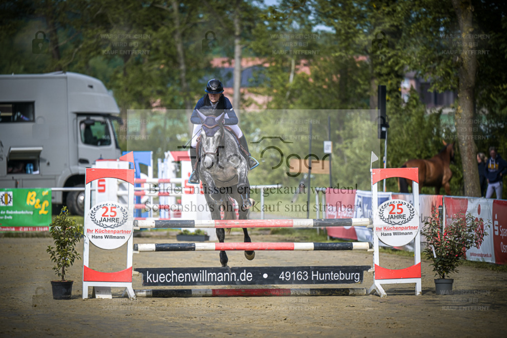 DOS_6045 | Entdecke hochwertige Reitturnierfotos von Foto Oger. Professionell, emotional und authentisch – jetzt Lieblingsmomente im Shop bestellen. - Realisiert mit Pictrs.com