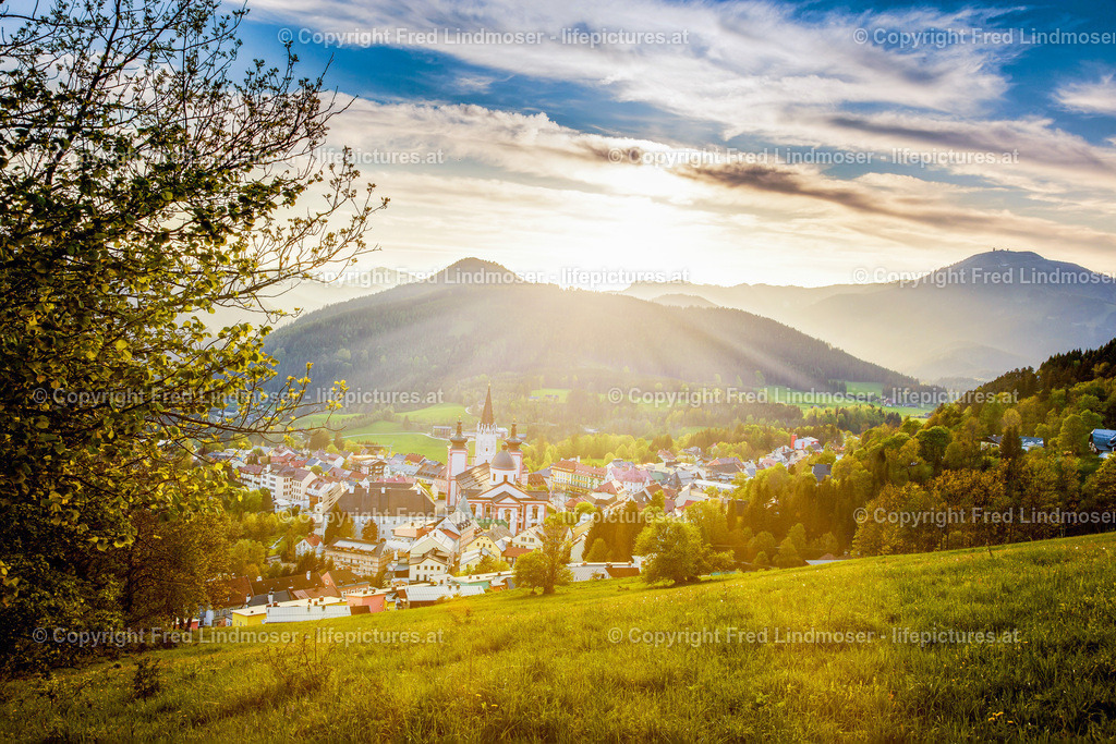 Mariazell Basilika IMG_8512 warmer Sonneuntergang | Fotos und Fotoprodukte - Realisiert mit Pictrs.com