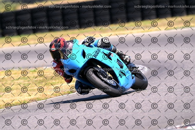 26bt04-1536 | markuskiefer.com - Realisiert mit Pictrs.com