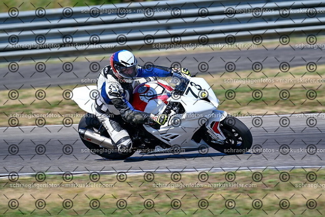 26bt04-0591 | markuskiefer.com - Realisiert mit Pictrs.com