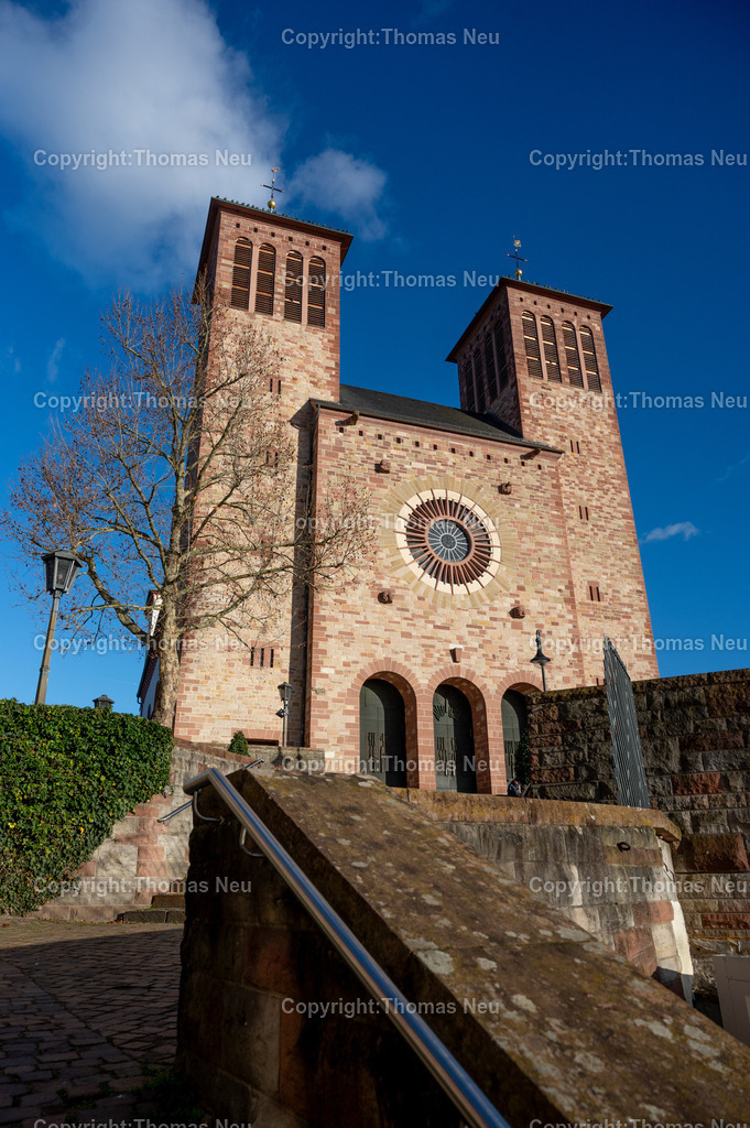 Sankt-Georg-_Bensheim_Fotografie_Thomas-Neu | Bensheim, die Pfarrkirche Sankt Georg oberhalb des Bensheimer Marktplatzes, ,Bild: Thomas Neu