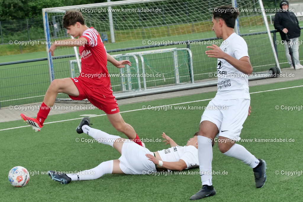 Fußball : C-Junioren : Aufstieg Regionalliga West : SUS 09 Dinslaken - Vfb 03 Hilden am 04.06.2026 in Dinslaken | Fußball : C-Junioren : Aufstieg Regionalliga West : SUS 09 Dinslaken (rotr Trikots)- Vfb 03 Hilden (weiße Trikots) am 04.06.2026 in Dinslaken - Realisiert mit Pictrs.com