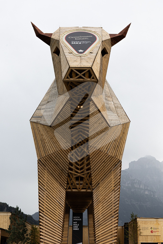 ESAF2025_Freitag_4188 | Die Schwinger des Schwyzer Kantonalen Schwingerverbandes: Fotos, die Dynamik und Leidenschaft festhalten, sowie emotionale Momente aus dem traditionellen Schwingsport zeigen. - Realisiert mit Pictrs.com