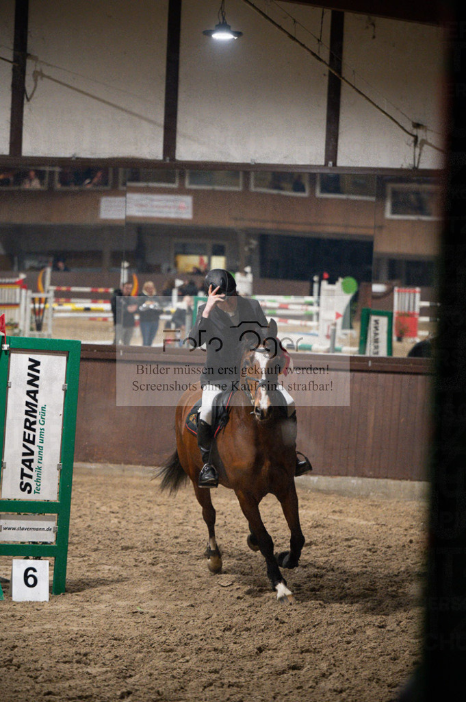 Hallenreittunier Voxtrup 2023 | Entdecke hochwertige Reitturnierfotos von Foto Oger. Professionell, emotional und authentisch – jetzt Lieblingsmomente im Shop bestellen.Deutschlandweite Turnierfotografie. - Realisiert mit Pictrs.com