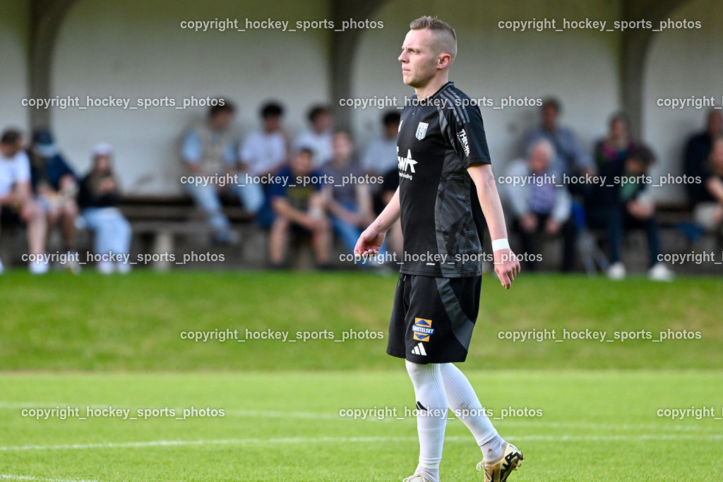 WSG Radenthein vs. URC Thal Assling | #72 Jasmin Dindic URC Thal Assling, WSG Radenthein vs. URC Thal Assling, WSG Radenthein vs. URC Thal Assling am 30.05.2025 in Radenthein (Sportplatz Radenthein), Austria, (Photo by Bernd Stefan)