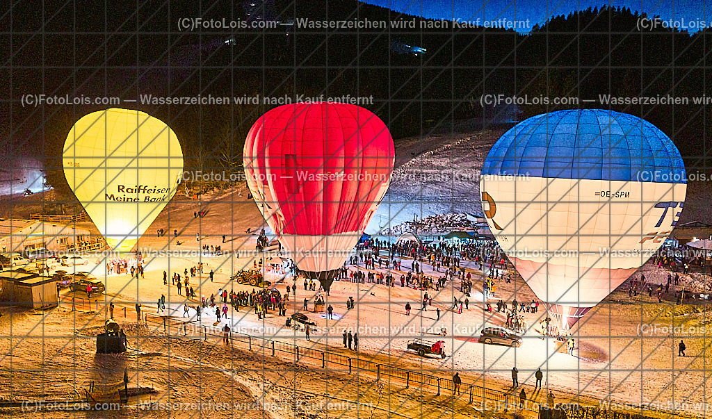 DJI_20251228171206_0028_D_Luftbild_NACHTderBALLONE | ... mit dem Ballonclub Ötscherland, einer Schauübung der Bergrettung, der Perchtegruppe Gaming 'Ötscherteufeln', dem Musikverein Lackenhof und sehr vielen Besuchern und Gästen aus nah und fern, So 28. Dezember 2025. Luftbildaufnahme.