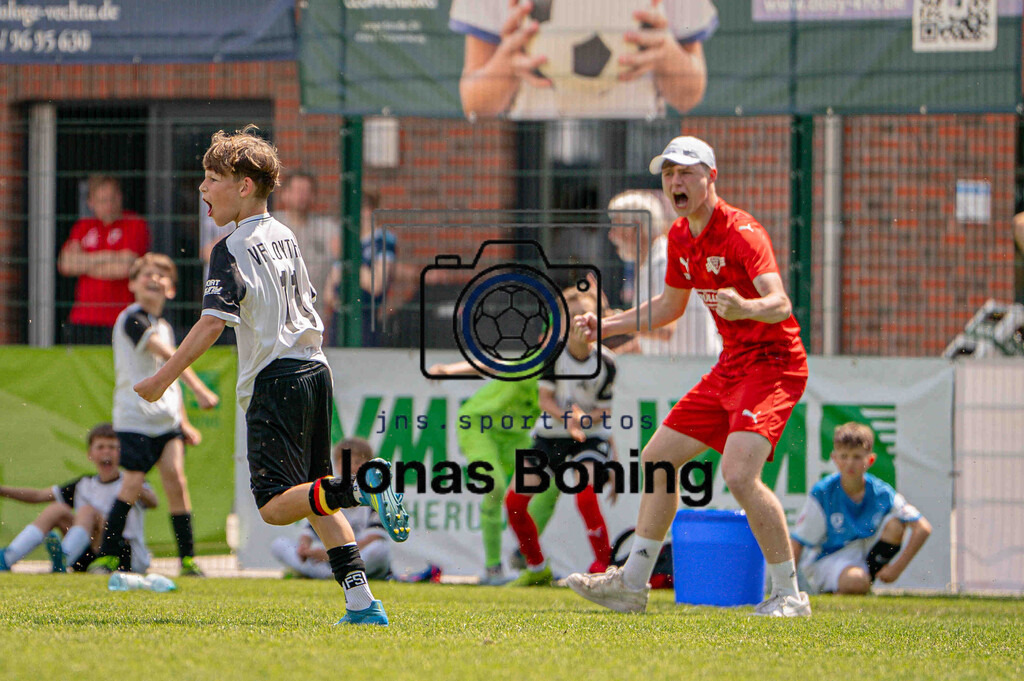 Fußball I E-Junioren I Saison 2025-2026 I OM-Cup Lüsche I Sonntag  I 23890 | jns.sportfotos - Realisiert mit Pictrs.com