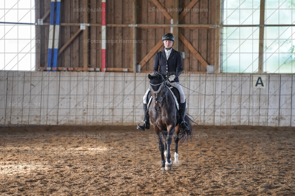 20230917-FAH09985 | Landsberg am Lech, 2023, Kaufbeuren, Kempten, Allgäu, Turnierfotografen Bayern, Fotoagentur Herrmann, Turnierbilder, Reitsport Fotos, Pferdefotograf, Augsburg, Bad Tölz, Dachau, Karlsfeld, Memmingen, Buchloe, Schwabmünchen
