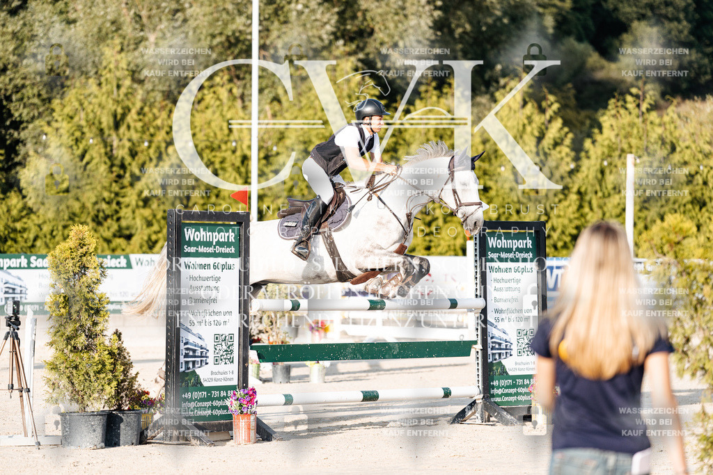 CK900610 | Turnierfotografie Pferdefotografie Trier Rheinland-Pfalz Pferdesport Reitsport Tierfotografie Sportfotografie Pferdevideo Pferdevideografie Equestrianvideography equestrianphotography  - Realisiert mit Pictrs.com
