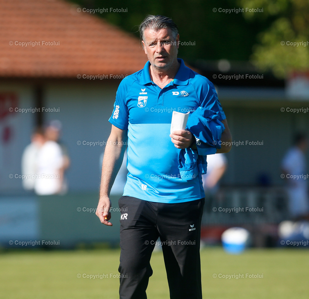 A_LUI_27042024_03 | SPORT,FUSSBALL,LT1 OOE LIGA ASKOE OEDT-UNION EDELWEISS LINZ 27.04.2024 IM BILD:TRAINER KURT RUSS  (OEDT) FOTO:FOTOLUI