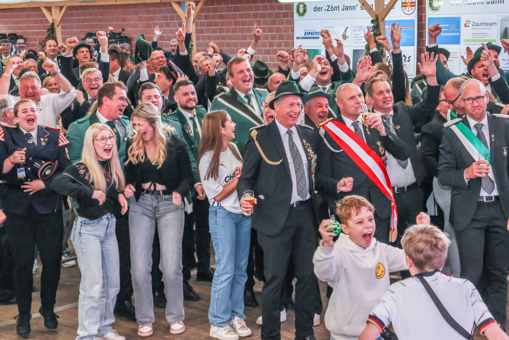 top-top.de 20240705-168 | Foto, Video, Fotografie, Videografie, Fotobox, DJ, Discjockey, Musik, Musikbox, Veranstaltung, Photobooth, Amazon, Ebay, Buchtipp, Bestseller, Autor, Verlag, Buch, Wesel, Hamminkeln, NRW, Dinslaken, Rees, Drohne, Hochzeit, Party, Fotobox, Wesel, Fotograf