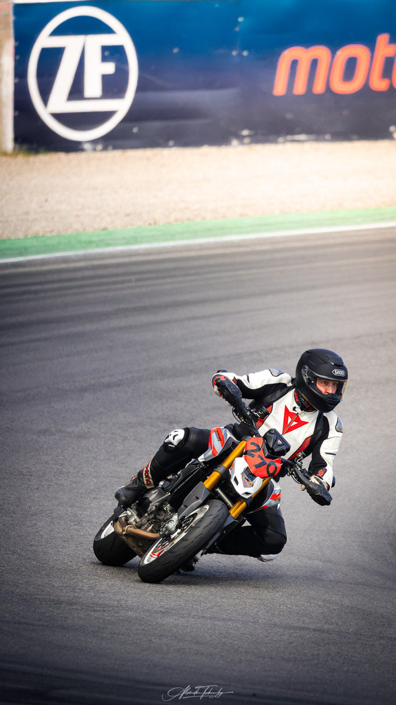 Ducati Trackday Hockenheimring 2026 | Entdecken Sie die faszinierende Welt von Alexander Tschuncky Arts: Kreative Fotografie, atemberaubende Automobilkunst und hochwertiger Bilderdruck. Lassen Sie sich inspirieren! - Realisiert mit Pictrs.com