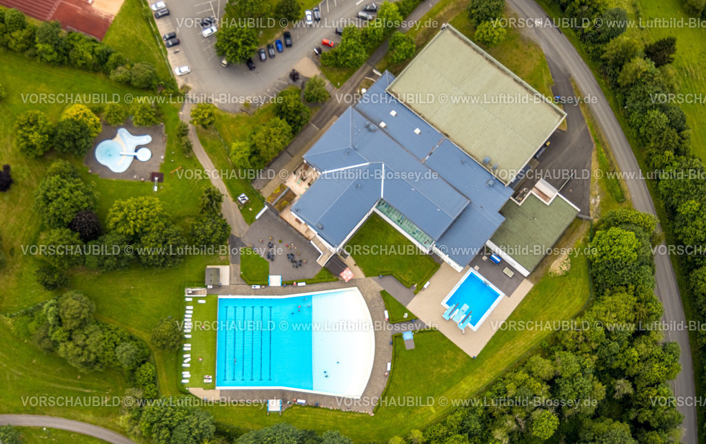 BadBerleburg240710026 | Luftbild, Rothaarbad Freibad, Rothaar Wellenfreibad, Senkrechtaufnahme, Bad Berleburg, Wittgensteiner Land, Nordrhein-Westfalen, Deutschland