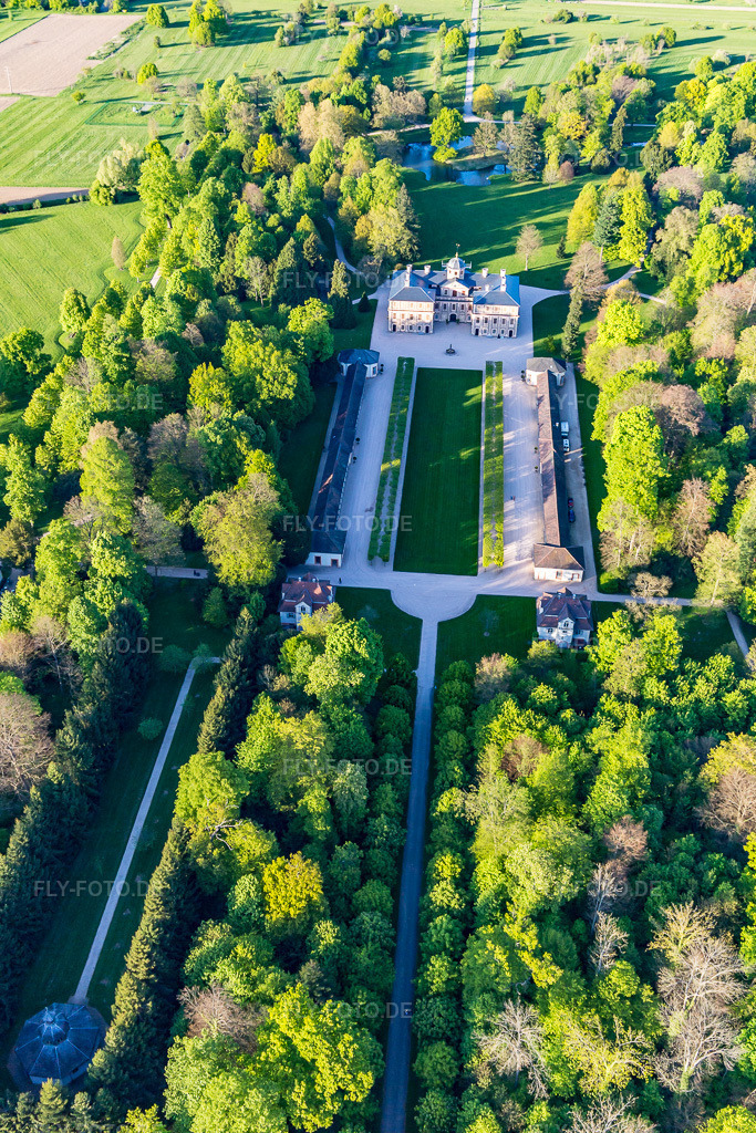 Luftbild: Schloß Favorite bei Förch im Ortsteil Förch in Rastatt im Bundesland Baden-Württemberg in Deutschland. Foto: IMG_099194.jpg vom 23.04.2017 durch Werner Riehm/FLY-FOTO.de