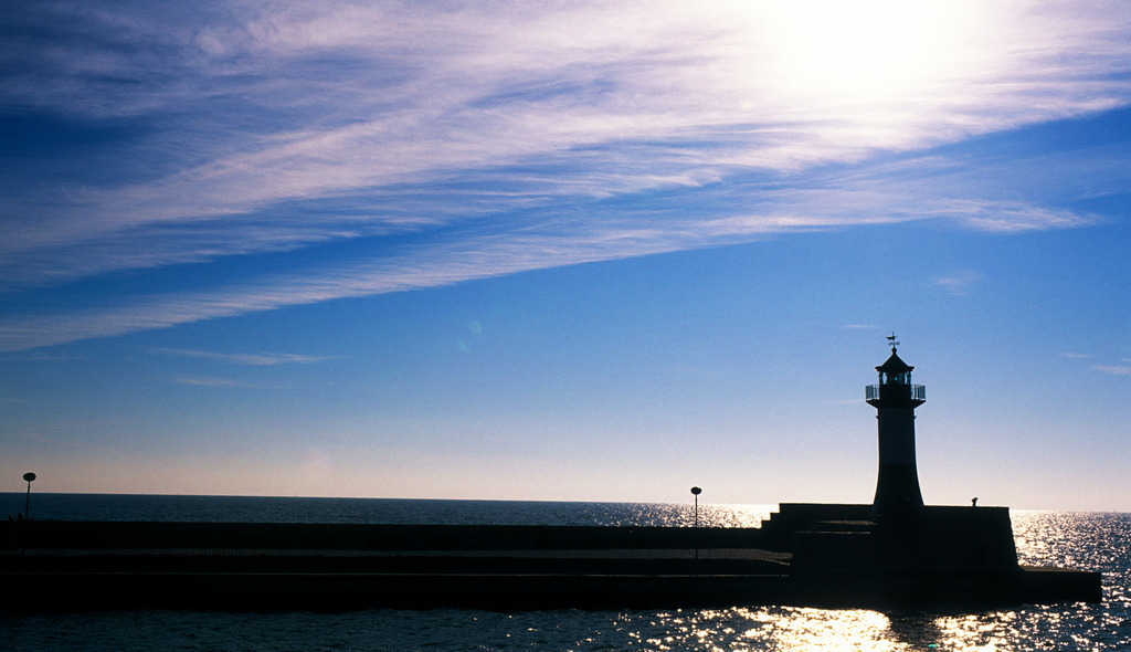 Leuchtturm in Sassnitz | Sassnitz, Deutschland - October 30, 2007: Leuchtturm in Sassnitz. - Realisiert mit Pictrs.com