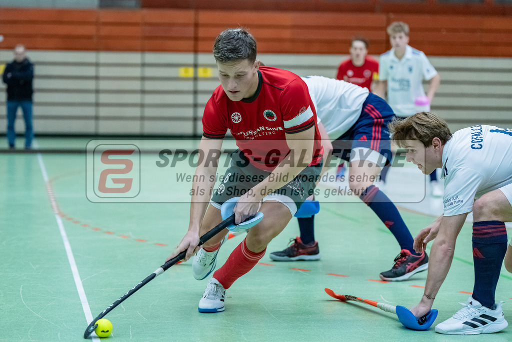 HK_20231217_107557 | 1. Bundesliga Herren Crefelder HC - Düsseldorfer HC  am 17.12.2023 Sporthalle Glockenspitz, Krefeld , Julius Hayner ( Crefelder HTC #6 ) , Cofalla Jonas ( Düsseldorfer HC #4 )
