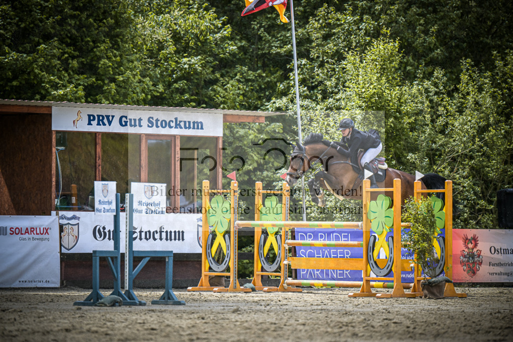 DOS_5615 | Entdecke hochwertige Reitturnierfotos von Foto Oger. Professionell, emotional und authentisch – jetzt Lieblingsmomente im Shop bestellen.Deutschlandweite Turnierfotografie. - Realisiert mit Pictrs.com