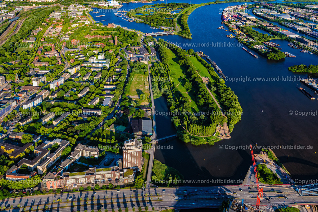 Hamburg_Rothenburgsort_Entenwerder_ELS_8526160625 | HAMBURG 16.06.2025 Parkanlage " Elbpark " im Ortsteil Rothenburgsort in Hamburg, Deutschland. // Park of " Elbpark " in the district Rothenburgsort in Hamburg, Germany. Foto: Martin Elsen