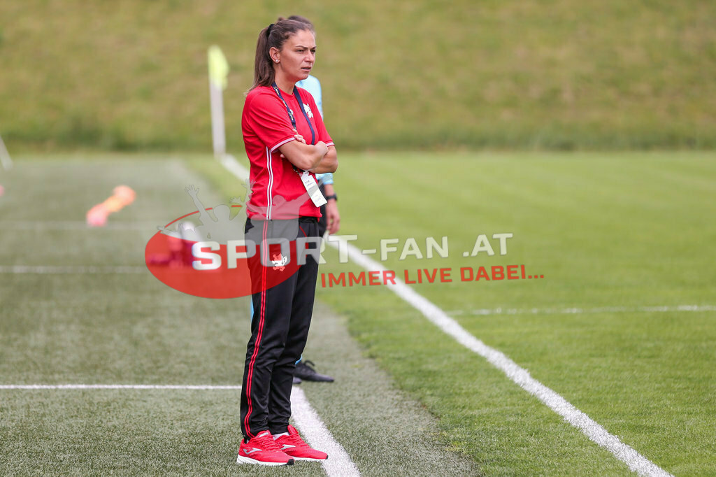 Norwegen U19  Bulgarien U19 | Stanislava Tsekova (Trainer BUL) ; Norwegen U19  Bulgarien U19 am 13.05.2022 in Wels
(Huber Arena), AUSTRIA, (Photo by Ernst Krawagner sport-fan.at) - Realisiert mit Pictrs.com