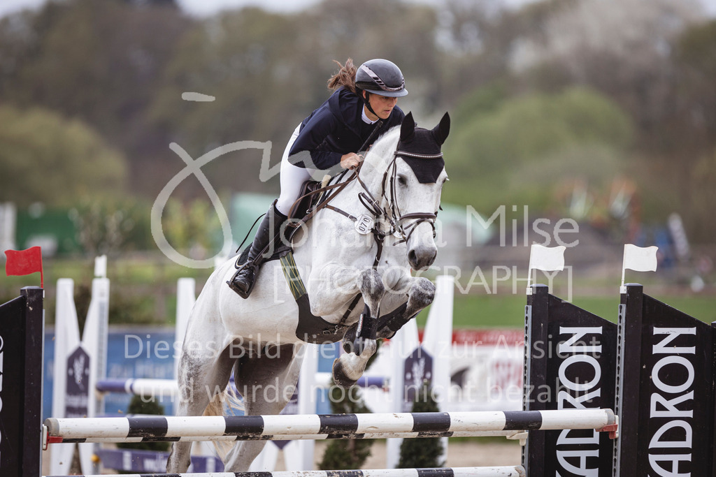 250417_Springpferde-L1-247 | Deine schönsten Turniermomente als professionelle Fotos! Entdecke hochwertige Pferdesport-Fotografie im Online-Shop. Jetzt Fotos finden & bestellen!