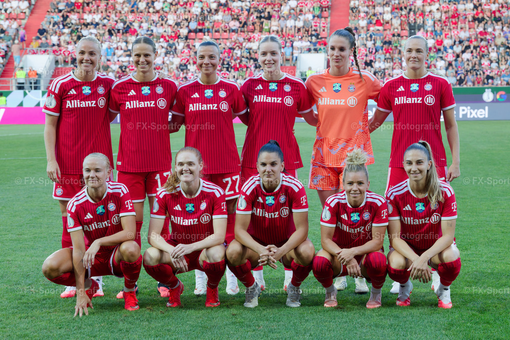 Supercup-Frauen-Bayern-Muenchen-vs-VfL-Wolfsburg 019 | Sportfotos und Eventgalerien von FX-Sportfotografie. Bilder von Fußball, Vereinsveranstaltungen und Events direkt ansehen und als Download bestellen. - Realisiert mit Pictrs.com