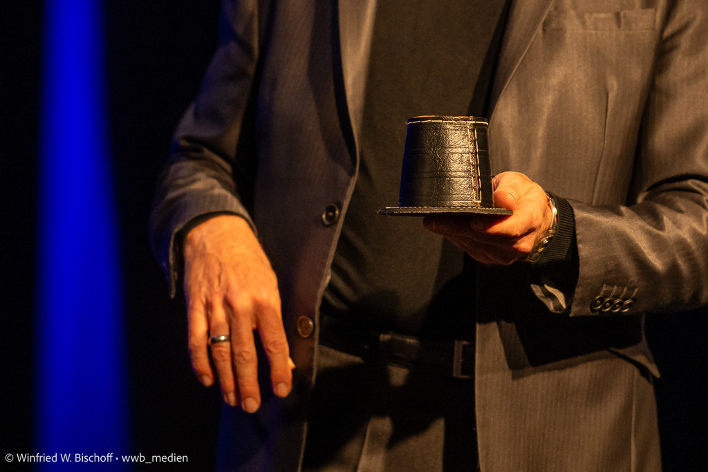 wwb-2412-0029 | <Fotografie> <Video> <Film> <Winfried Bischoff> - Realisiert mit Pictrs.com