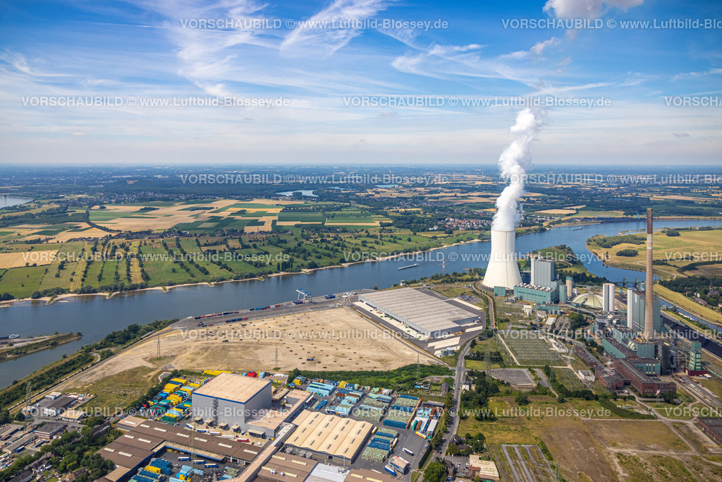 Duisburg220702510 | Luftbild, Dampfendes STEAG Kraftwerk Walsum und logport VI, Baustelle mit Neubau Logistikunternehmen DSV Halle, Alt-Walsum, Duisburg, Ruhrgebiet, Nordrhein-Westfalen, Deutschland