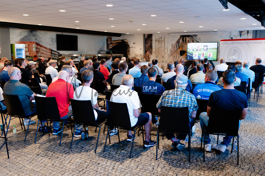 20260702-kreisfußballkonferenz-0110 | Das ist die Fotodatenbank für authentische Sportfotografie aus Münster: Markus Paletta fotografiert Teams, Sportler:innen, Kinder, Events & Unternehmen. - Realisiert mit Pictrs.com