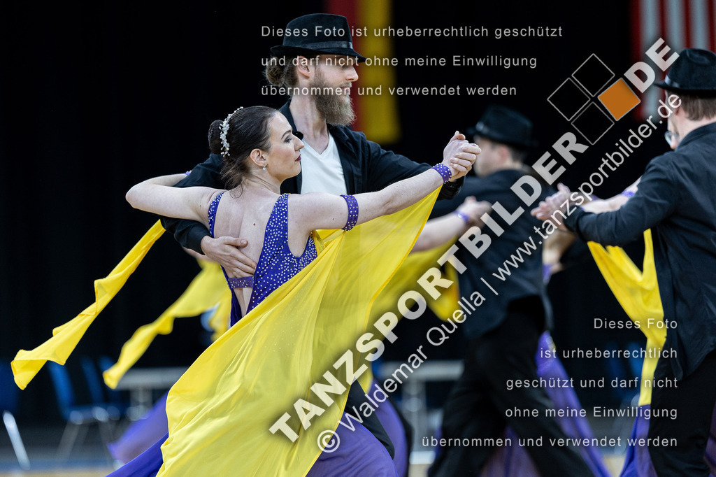 20240310-00342 | Hier finden Sie Tanz Bilder vom Latein und Standard Formationen tanzen. Sportbilder vom Tanzsport. Schöne Fotos und von Weltmeisterschaft, Europameisterschaft, Bundesliga, Regionalliga, Oberliga und Landesliga sowie von GOC Stuttgart, DanceComp, WM Bremen