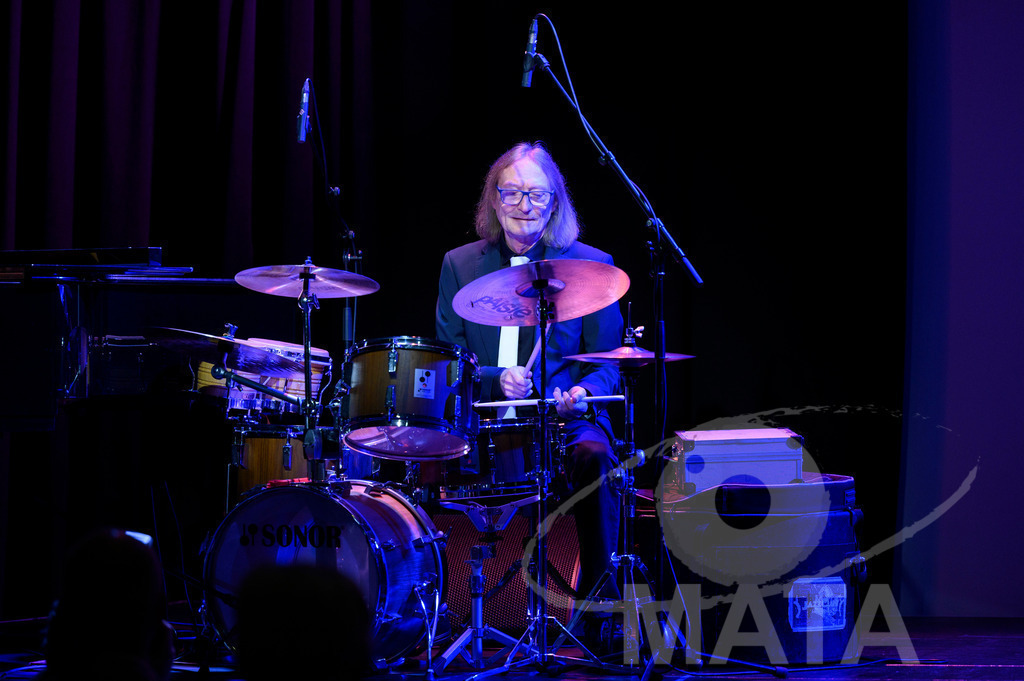 _DWA7738 | Yogo Pausch (Percussion) bei der Eröffnung der 28. Film Festival Türkei Deutschland  am 08.3.2024  in Nürnberg - Realisiert mit Pictrs.com