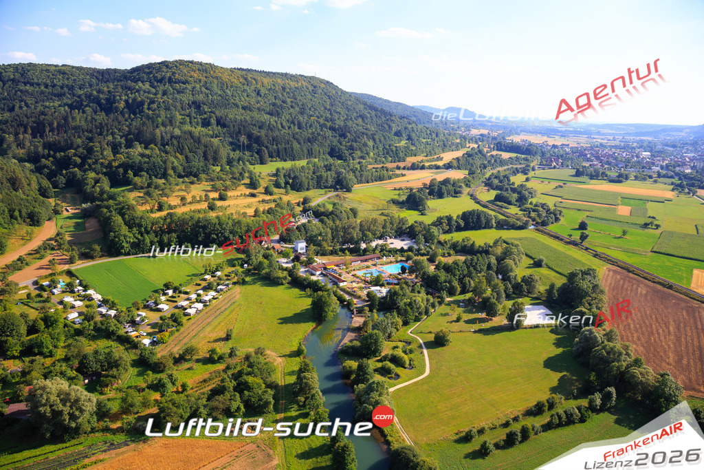 Die Luftaufnahme der Stadt Ebermannstadt wurde vom UL-Flugzeug heraus erstellt ( keine Drohne )- hohe Auflösung für beste Qualität