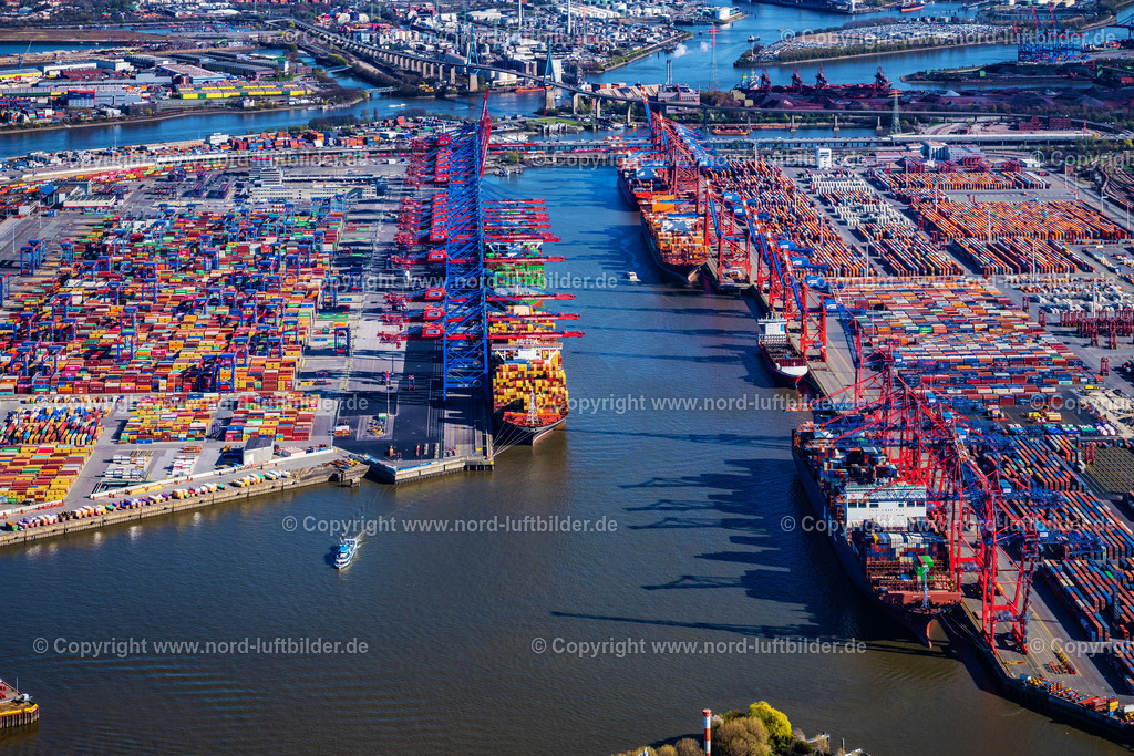 Hamburg_Waltershof_Containerterminal_CTB_Burchardkai_Eurogate_ELS_4175060425 | HAMBURG 06.04.2025 Container und Containerschiffe am Kai der HHLA Logistics Container Terminal Burchhardkai und Waltershofer Hafen im Eurogate Container Terminal des Hamburger Hafens in Hamburg. Weiterführende Informationen bei: EUROGATE GmbH & Co. KGaA, KG,  Hafen Hamburg Marketing e.V. (HHM),  Hamburger Hafen und Logistik Aktiengesellschaft,  hamburg.de GmbH & Co. KG. // Container and container ships at berth HHLA Logistics Container Terminal Burchhardkai and Walter Hofer Euro Gate Container Terminal in the Port of Hamburg harbor in Hamburg. Further information at: EUROGATE GmbH & Co. KGaA, KG,  Hafen Hamburg Marketing e.V. (HHM),  Hamburger Hafen und Logistik Aktiengesellschaft,  hamburg.de GmbH & Co. KG. Foto: Martin Elsen