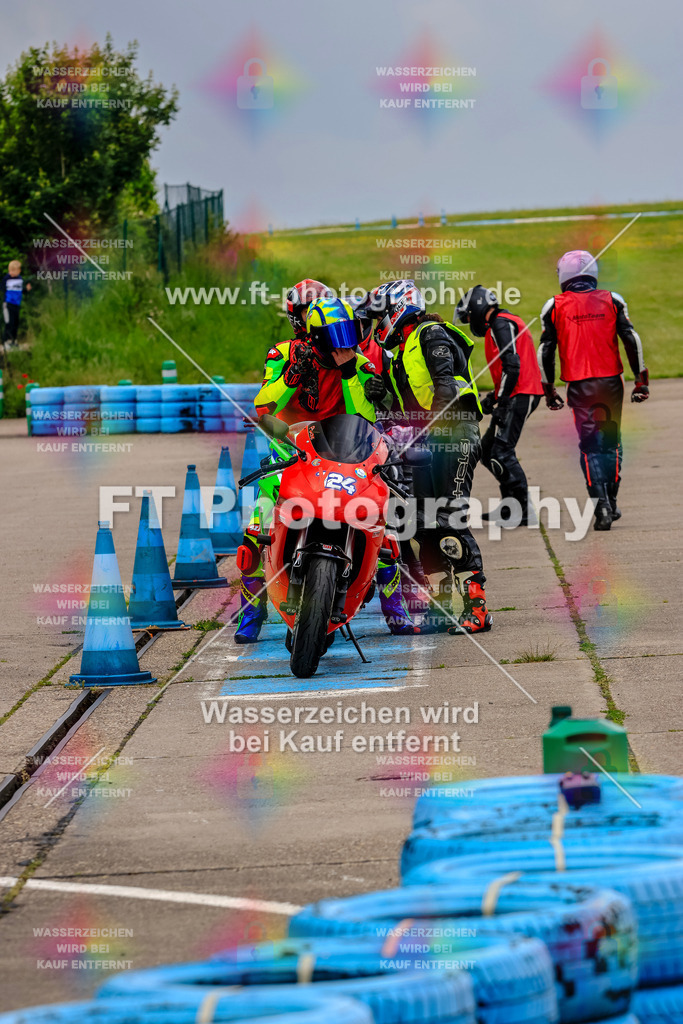 MotoTeam-9623 | Hier findet Ihr Bilder von Touristenfahrten auf der Nürburgring Nordschleife oder von anderen Veranstaltungen die ich besucht habe. Viel Spass beim Durch Schauen 